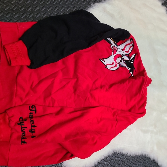 tweety bird and sylvester red sweater - Picture 1 of 5